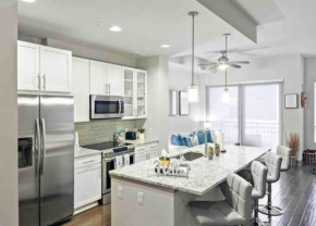 Modern Midtown Oasis 1028
